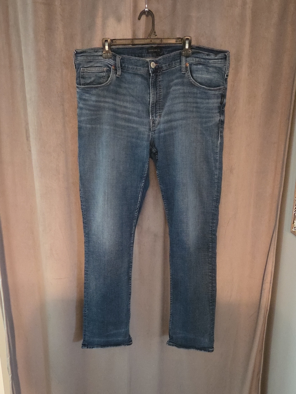 Silver Jeans Size 42 Graysons Slim Straight Jeans in Medium Blue Wash